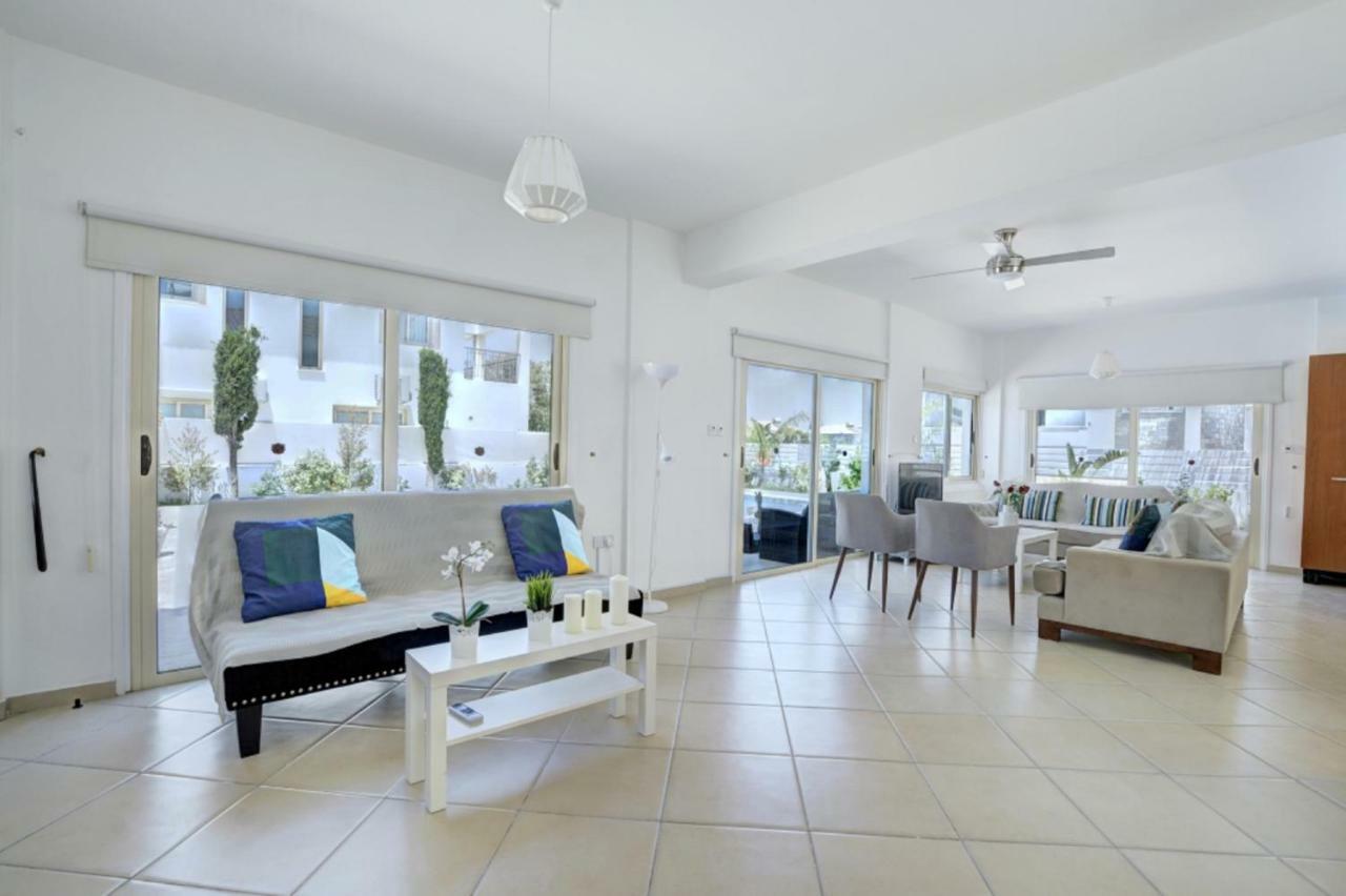Villa Blue Sea *