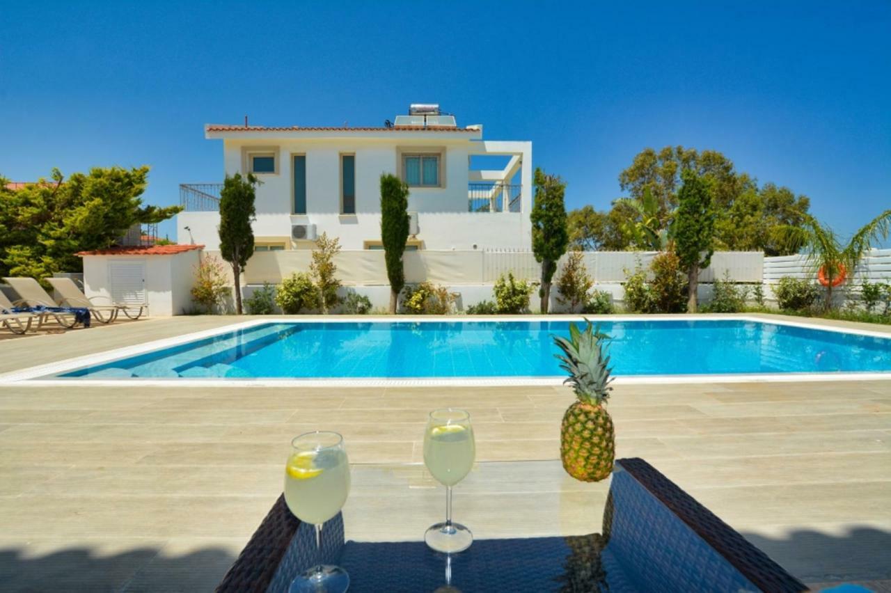 Villa Blue Sea *